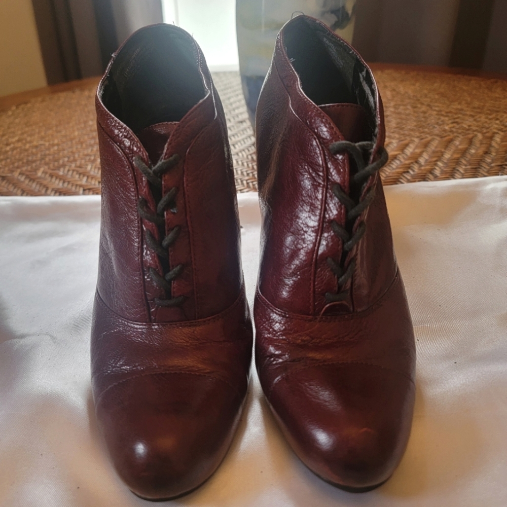 Enzo Angiolino Leather Ankle Boots In Rich Burgundy